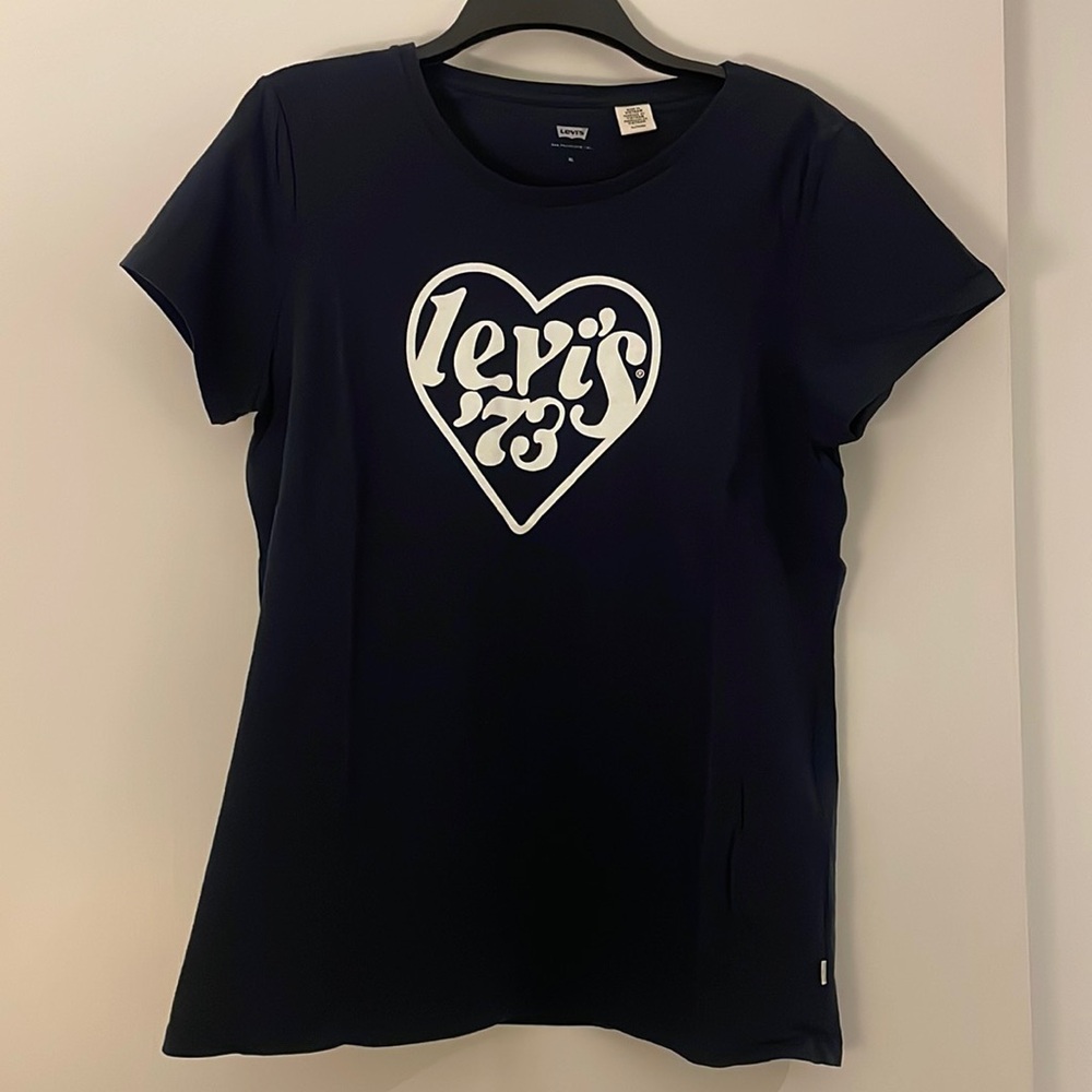 Levi’s short sleeve tee shirt